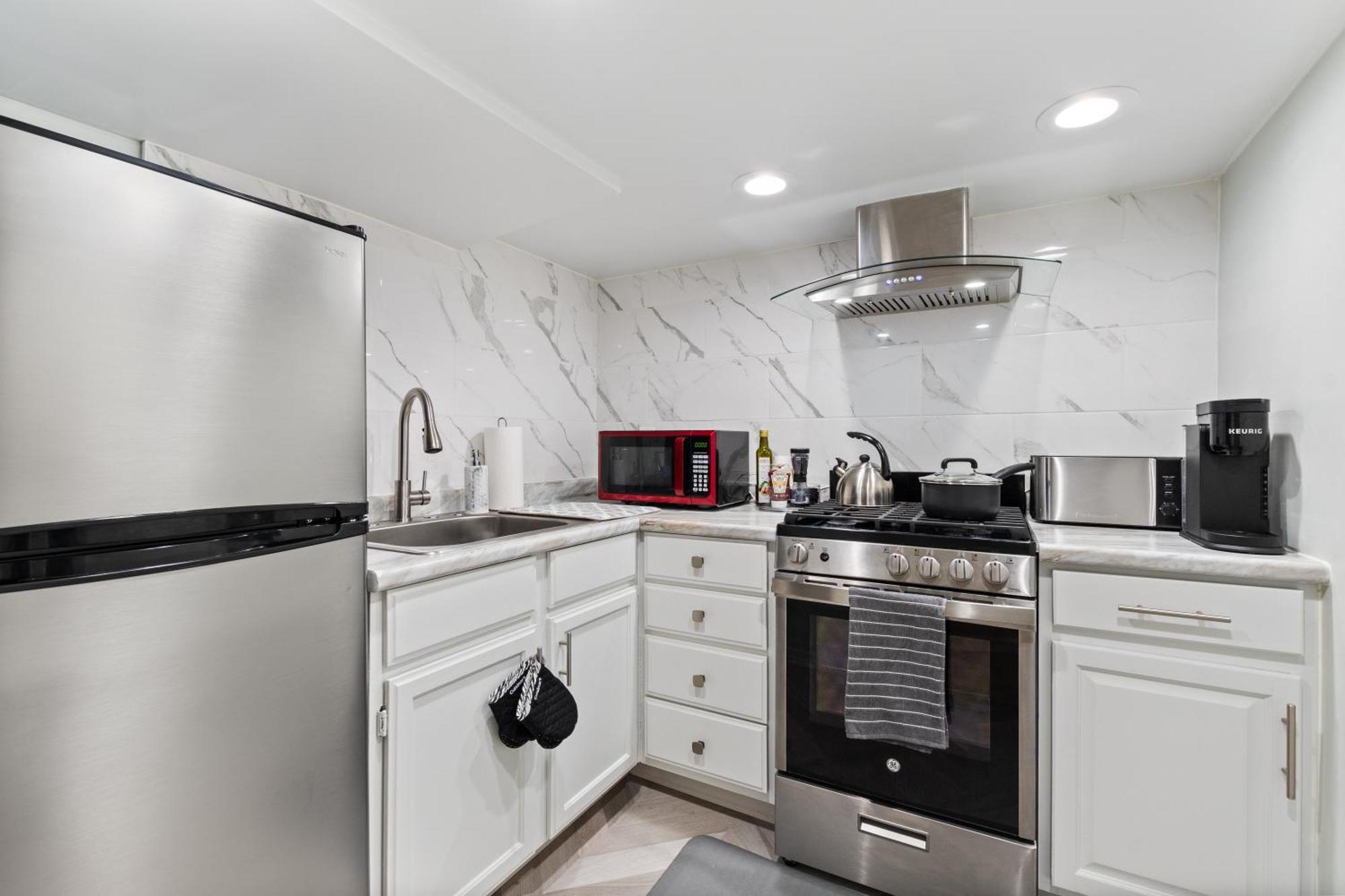 Luxury Chicago Suite Exterior photo